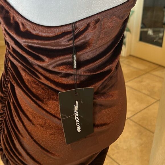 PrettyLittleThing Brown Mini Dress - Picture 5 of 6